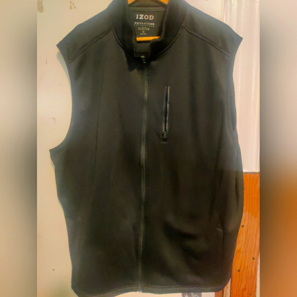 IZOD Performance Advantage Blackout Vest
